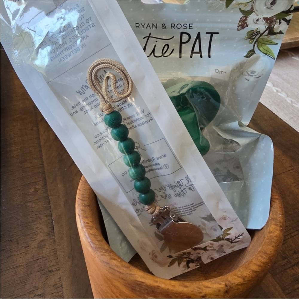 NWT Green Ryan & Rose Cutie PAT and Cutie Clip Set